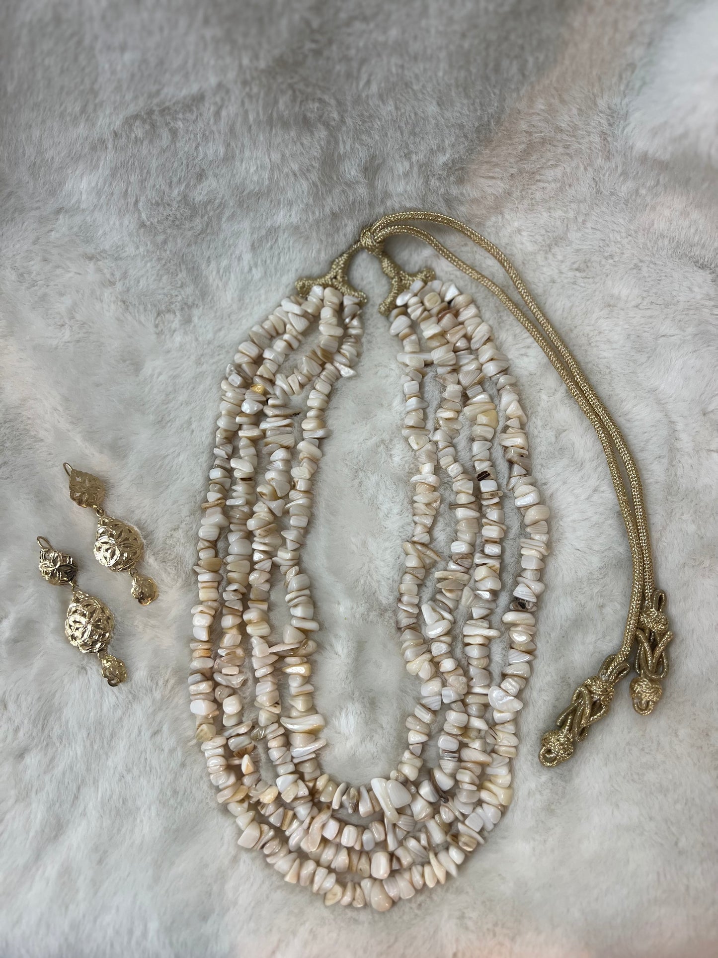 Traditionele sieraden - Ketting crème
