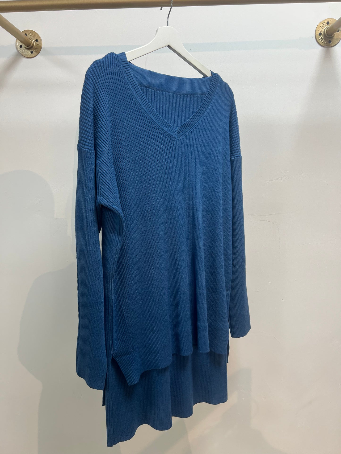 Twinset met rok en v-hals