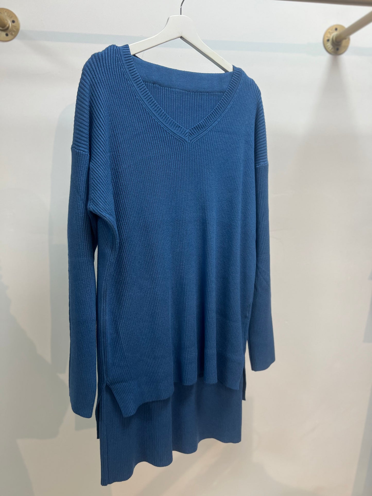 Twinset met rok en v-hals