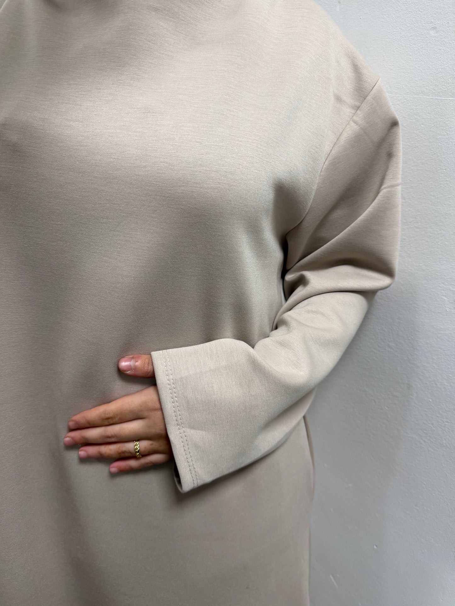 NIEUW - Jurk met hoge hals