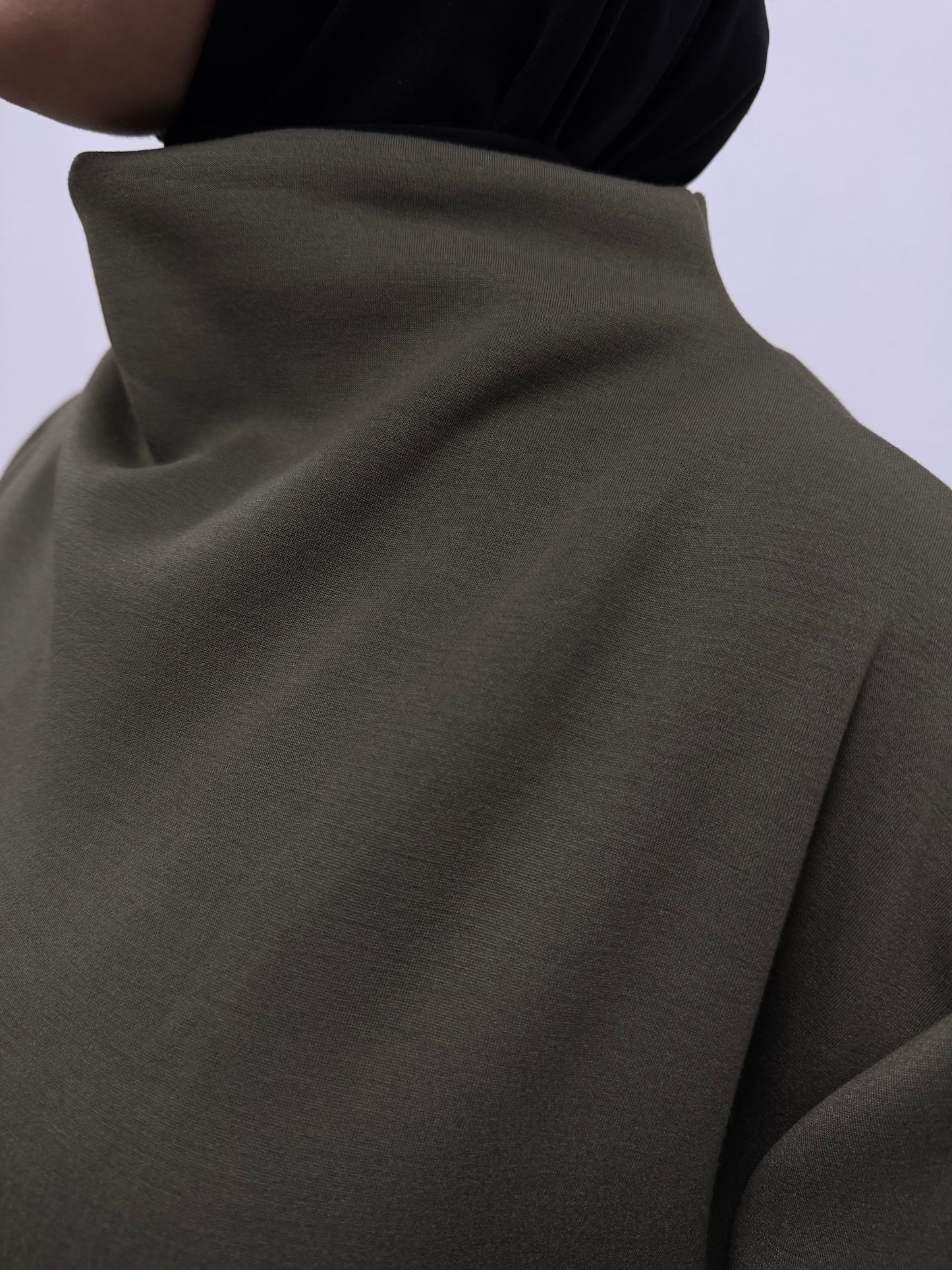 NIEUW - Jurk met hoge hals