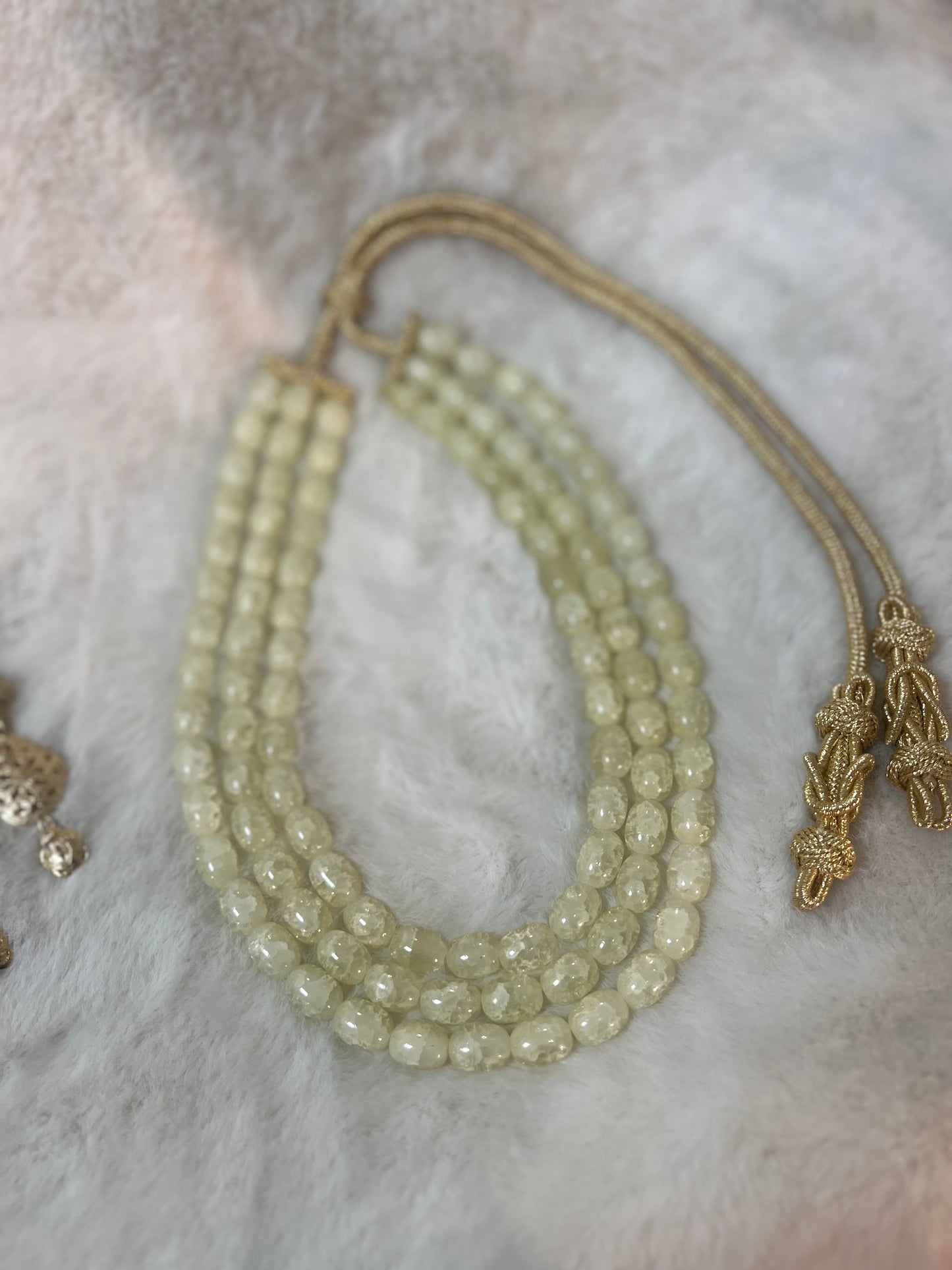 Traditionele sieraden - Kralenketting crème