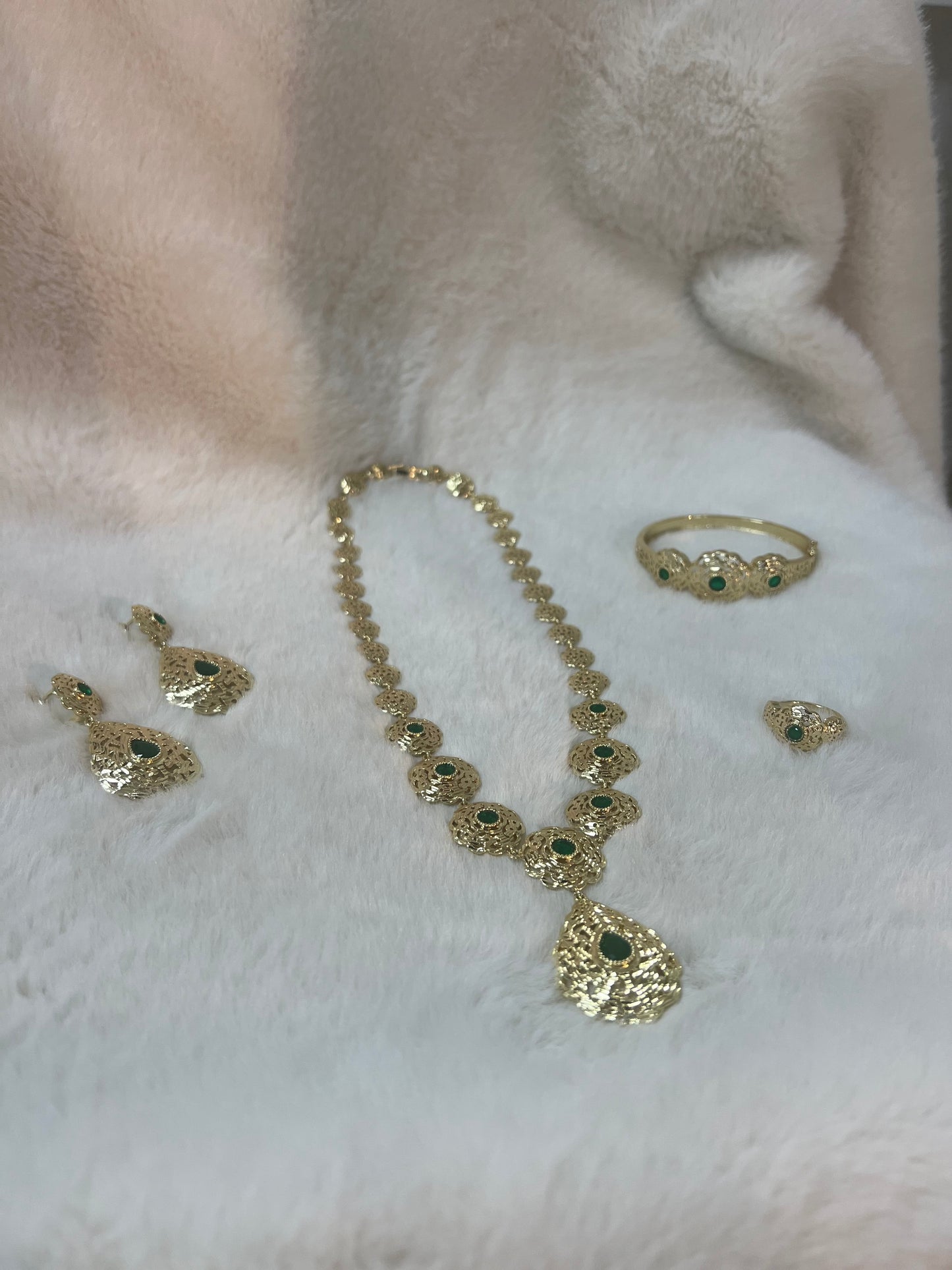 Traditionele sieraden - Goud met groen - Ring Amira