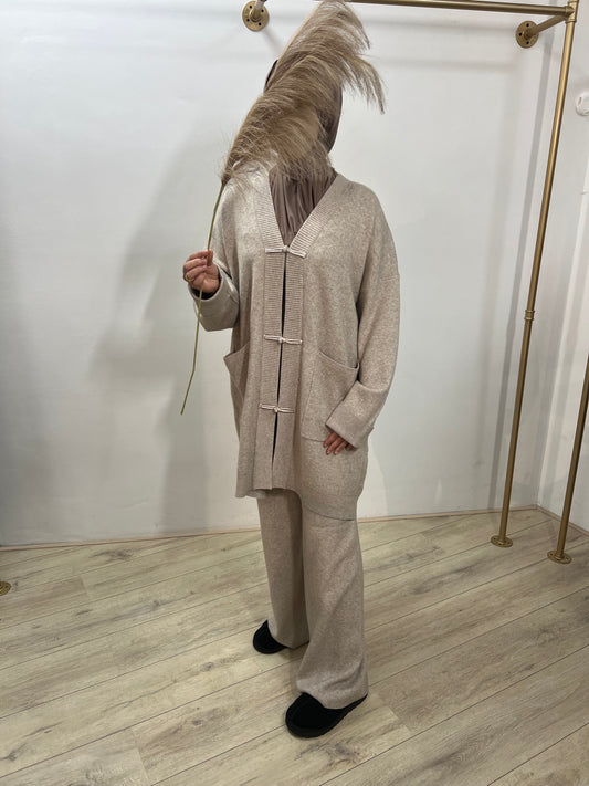 Twinset met knoop details en lage v-hals